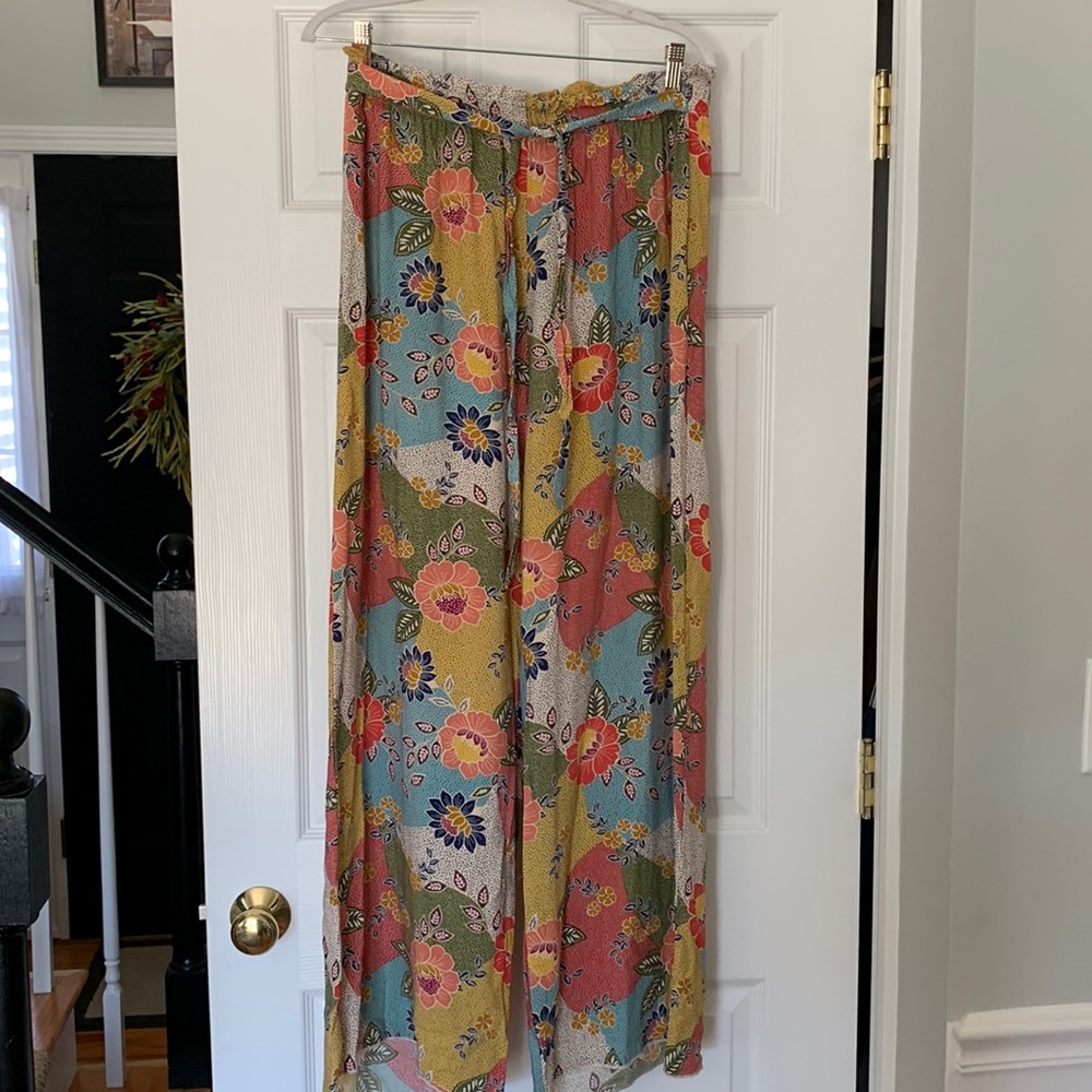 🌼SEE YOU MONDAY FLORAL PANTS🌼